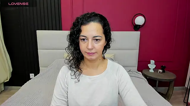 Linda Insatiable online show from 10.13.25