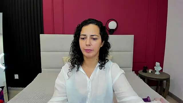 Linda Insatiable online show from 10.18.25