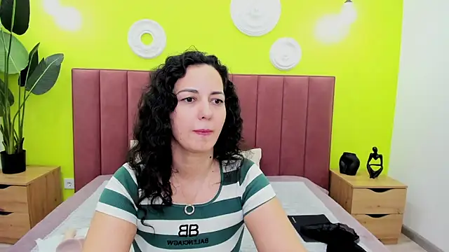 Linda Insatiable online show from 04.12.26