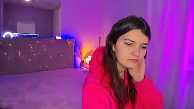 Laura Leee online show from 04.11.26