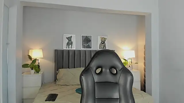 Madie  collins online show from 11.12.25