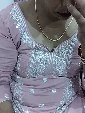 Snapshot of Urmila_bhabhii chatting on 06.14.26 Urmila bhabhii online show from 06.14.26