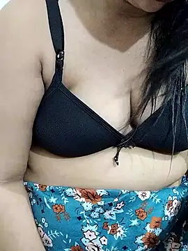 Snapshot of Urmila_bhabhii chatting on 06.15.26 Urmila bhabhii online show from 06.15.26