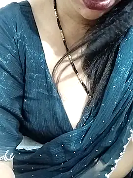 Snapshot of Urmila_bhabhii chatting on 06.16.26 Urmila bhabhii online show from 06.16.26