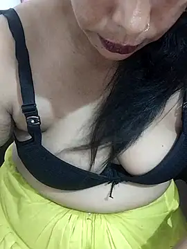 Snapshot of Urmila_bhabhii chatting on 08.03.26 Urmila bhabhii online show from 08.03.26