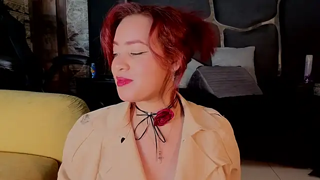 Estrella05  online show from 10.18.25