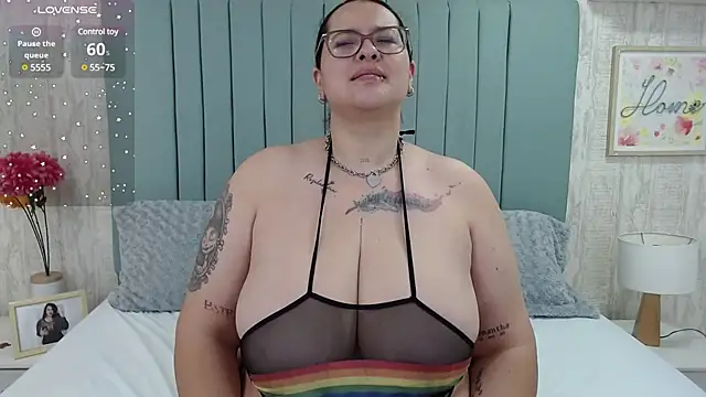 Snapshot of KarllaWalker chatting on 01.06.25 KarllaWalker online show from 01.06.25