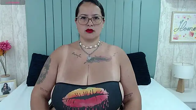 Snapshot of KarllaWalker chatting on 02.03.25 KarllaWalker online show from 02.03.25