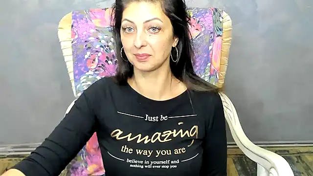 Snapshot of DivinSandra chatting on 12.03.24 DivinSandra online show from 12.03.24