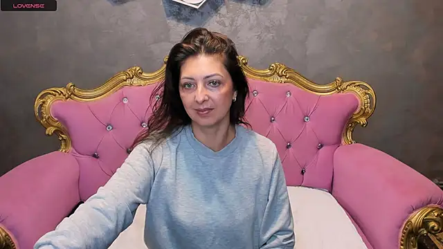 Snapshot of DivinSandra chatting on 05.05.26 DivinSandra online show from 05.05.26