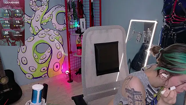 Snapshot of Cumpotik_Eve chatting on 02.12.26 Cumpotik Eve online show from 02.12.26