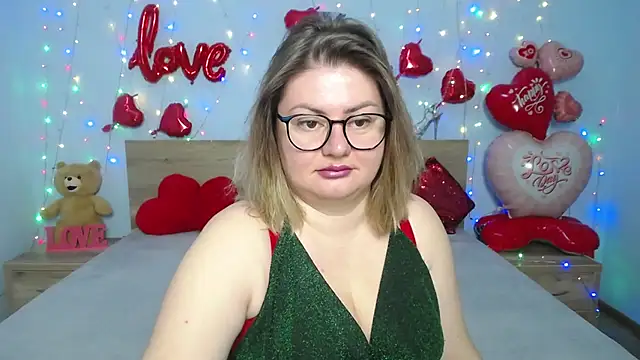 ZannaDreil online show from 02.28.25