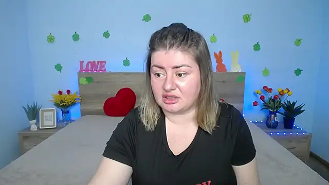 ZannaDreil online show from 03.20.25