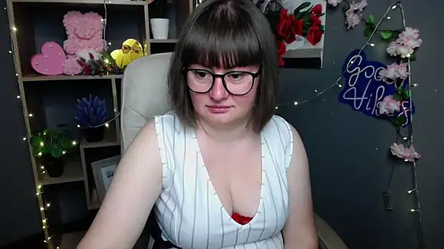 Snapshot of ZannaDreil chatting on 05.28.26 ZannaDreil online show from 05.28.26