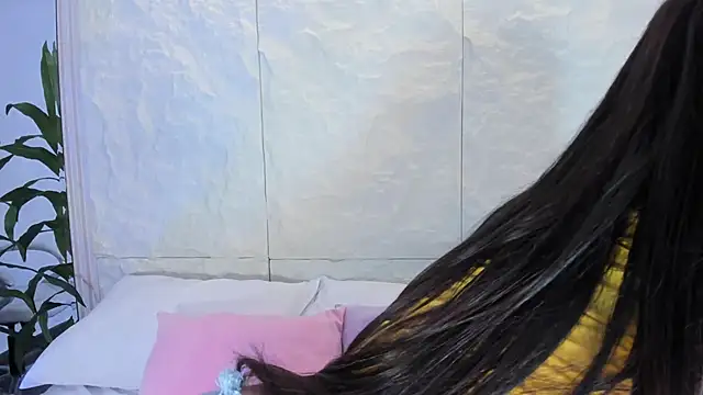 AvyMilton online show from 12.01.25