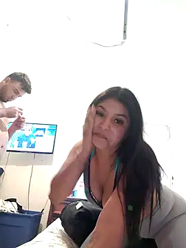 Snapshot of SINUECASTILLO chatting on 12.11.24 SINUECASTILLO online show from 12.11.24