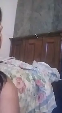 Snapshot of SINUECASTILLO chatting on 12.17.24 SINUECASTILLO online show from 12.17.24