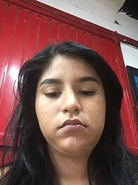 Snapshot of SINUECASTILLO chatting on 03.05.25 SINUECASTILLO online show from 03.05.25