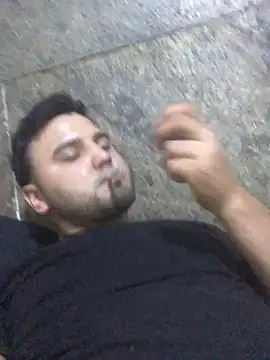 Snapshot of SINUECASTILLO chatting on 03.05.25 SINUECASTILLO online show from 03.05.25