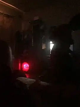 Snapshot of SINUECASTILLO chatting on 03.05.25 SINUECASTILLO online show from 03.05.25