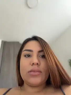 Snapshot of valeria2019hot chatting on 05.27.26 valeria2019hot online show from 05.27.26