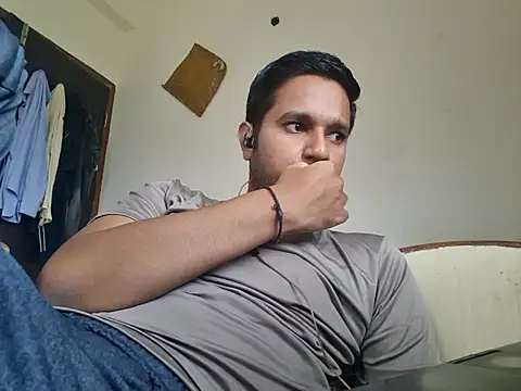 Jonrobinso online show from 10.13.25