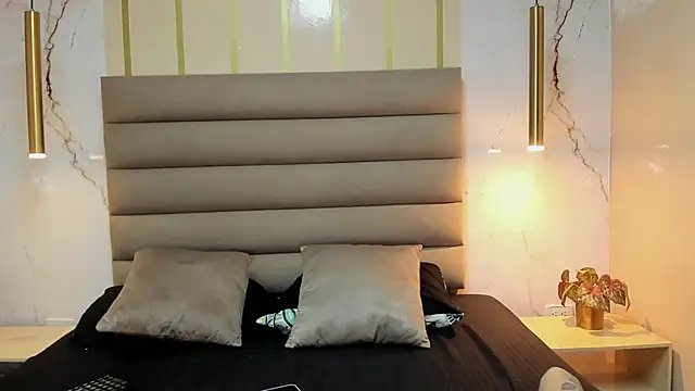 MelaniieRoux online show from 03.08.25