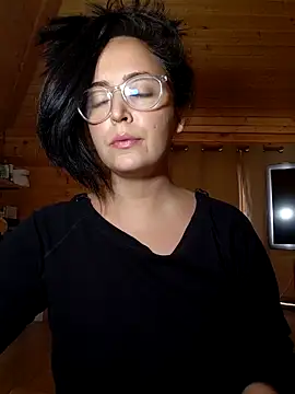 Snapshot of Selena_Selly7 chatting on 10.04.25 Selena Selly7 online show from 10.04.25