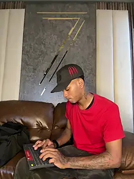 AaronCruz  online show from 03.19.25