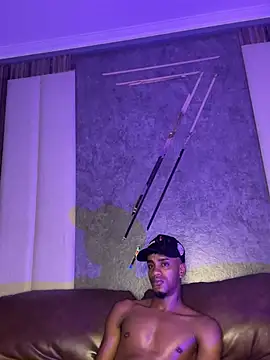 AaronCruz  online show from 03.21.25