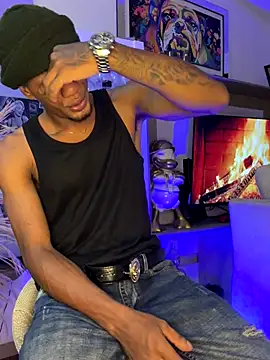 AaronCruz  online show from 10.08.25