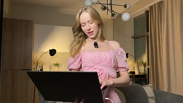Snapshot of PollyAgata chatting on 07.01.26 PollyAgata online show from 07.01.26