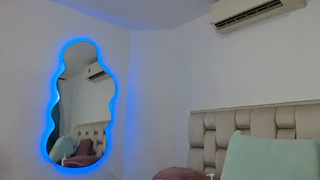 Roxy-Smith online show from 12.13.25