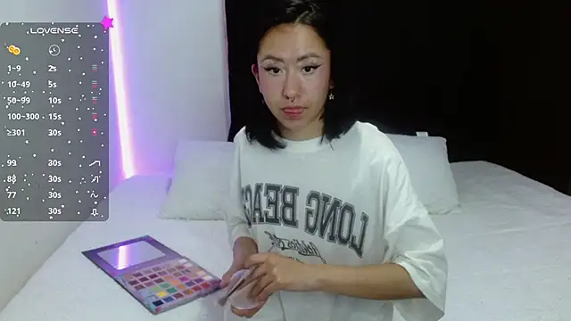 Anne Nicholson online show from 12.21.24