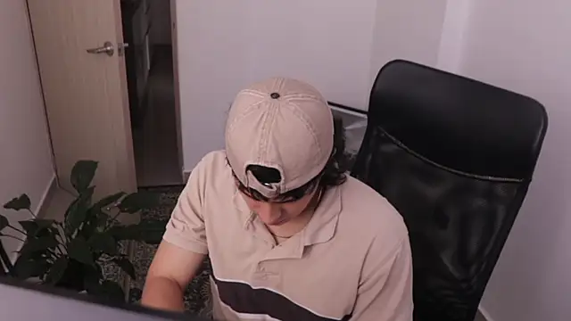 Snapshot of Tony_Hoffa chatting on 02.03.26 Tony Hoffa online show from 02.03.26