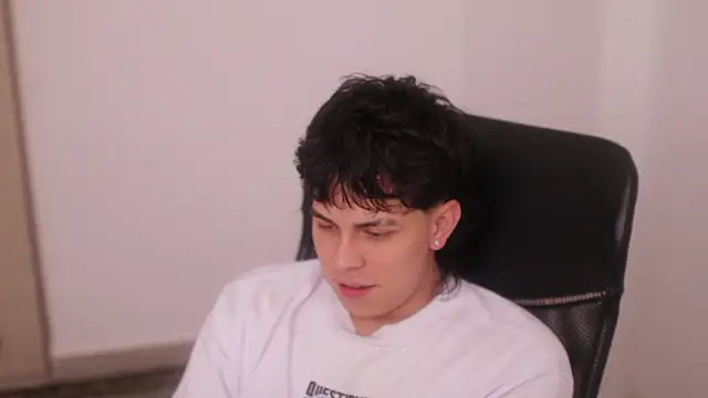 Snapshot of Tony_Hoffa chatting on 02.15.26 Tony Hoffa online show from 02.15.26