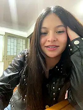 LucyEvans  online show from 10.20.25