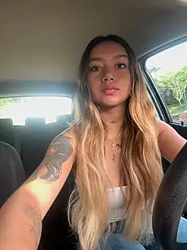 amanda-medrano1 online show from 03.04.25