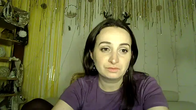 Snapshot of AskMeStandUp chatting on 03.25.26 AskMeStandUp online show from 03.25.26