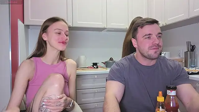 Snapshot of fcjuicy_pussy chatting on 10.22.25 fcjuicy pussy online show from 10.22.25