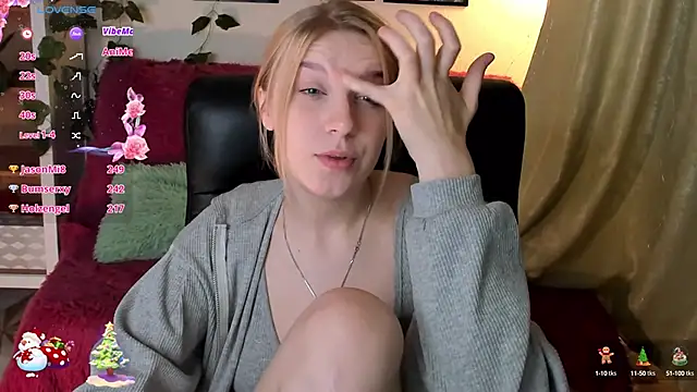 Snapshot of KarambaMoon chatting on 12.12.24 KarambaMoon online show from 12.12.24