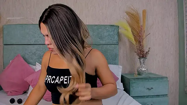 kimCosseyy online show from 10.25.25