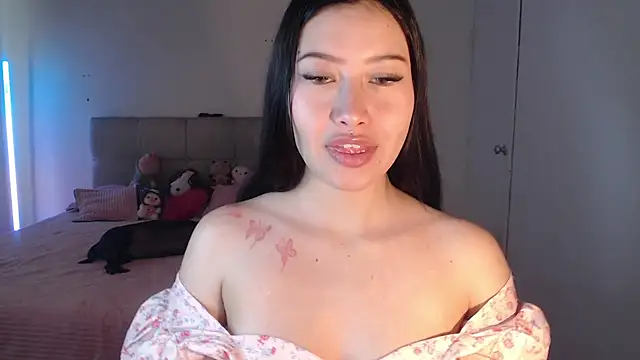 Snapshot of Emilyswan04 chatting on 01.08.25 Emilyswan04 online show from 01.08.25