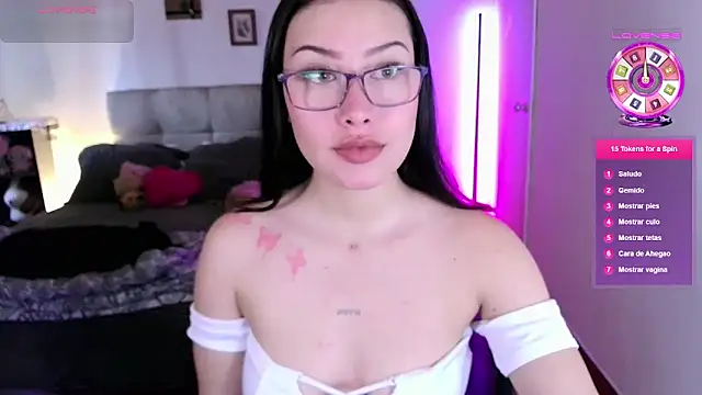 Snapshot of Emilyswan04 chatting on 10.08.25 Emilyswan04 online show from 10.08.25