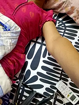 Snapshot of Roja-Telugu777 chatting on 10.18.25 Roja-Telugu777 online show from 10.18.25