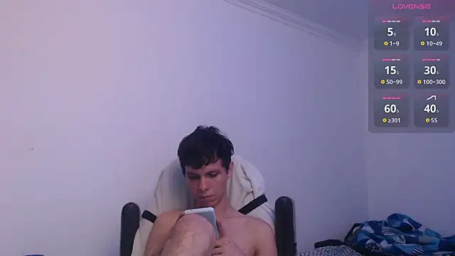 Snapshot of bryamado69 chatting on 04.22.26 bryamado69 online show from 04.22.26