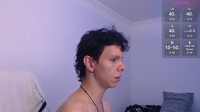 Snapshot of bryamado69 chatting on 04.26.26 bryamado69 online show from 04.26.26