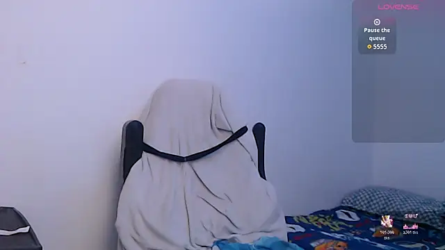 Snapshot of bryamado69 chatting on 04.28.26 bryamado69 online show from 04.28.26