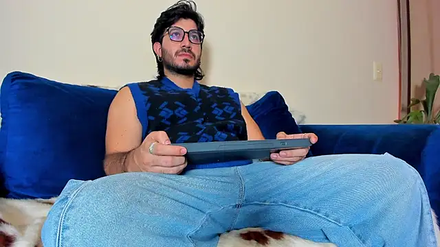 Snapshot of Ackerman_Eren_ chatting on 01.31.25 Ackerman Eren  online show from 01.31.25