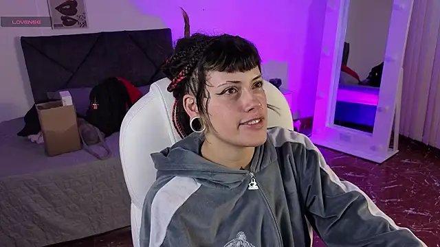 Snapshot of _sharlotte777 chatting on 02.17.26 sharlotte777 online show from 02.17.26